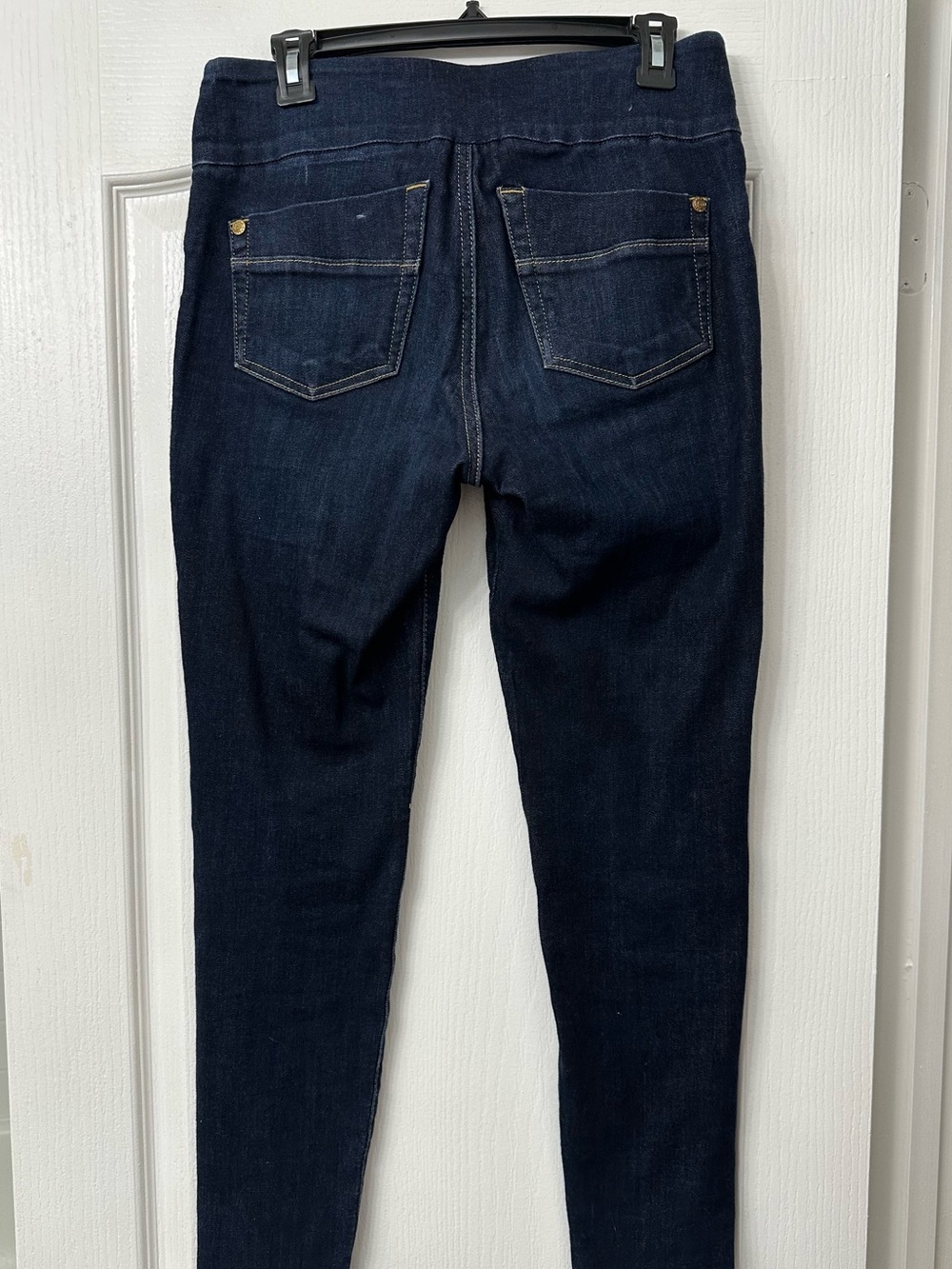 Rock & Republic Dark Indigo Skinny Jeans - Picture 2 of 3